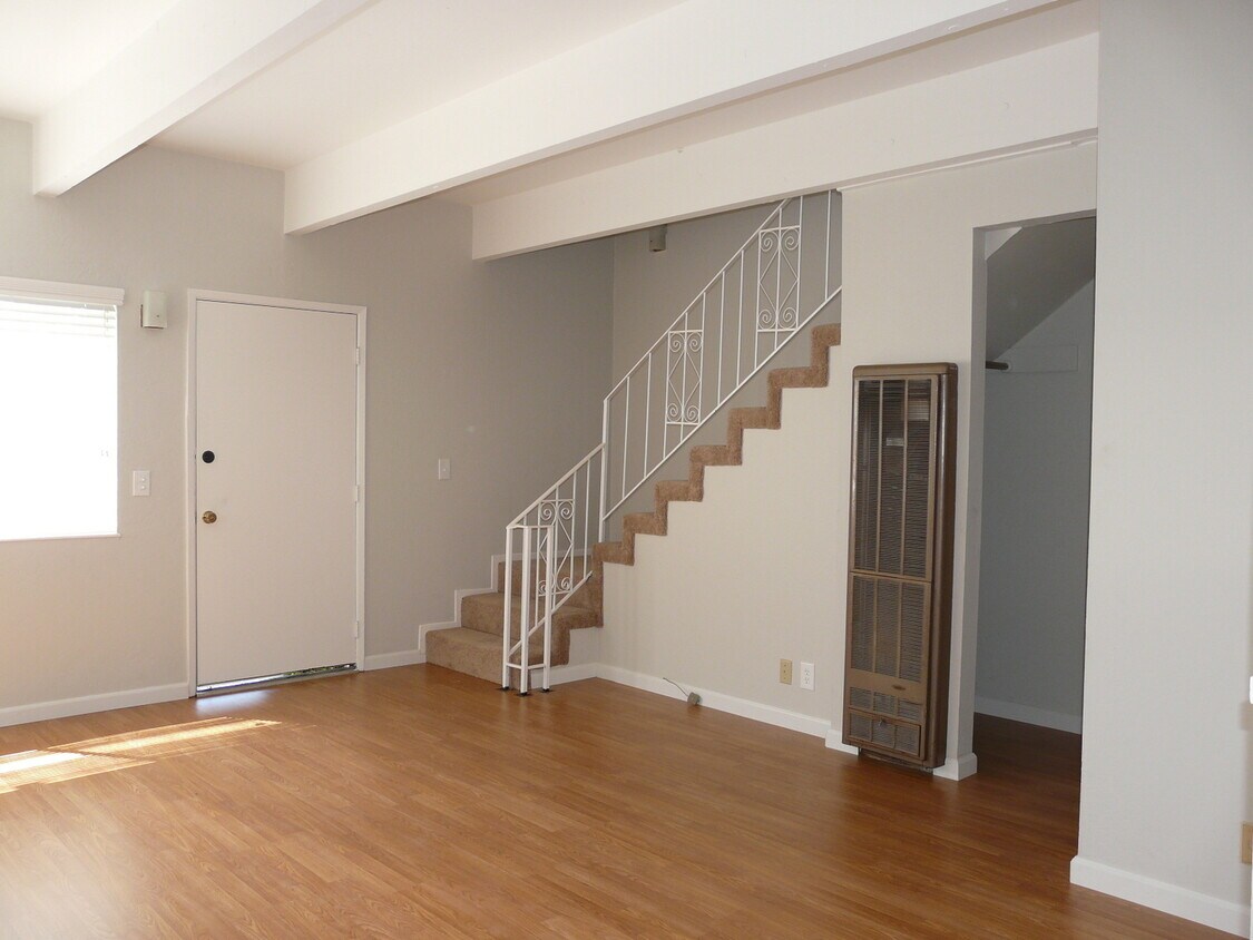 Primary Photo - Morse Ave 630