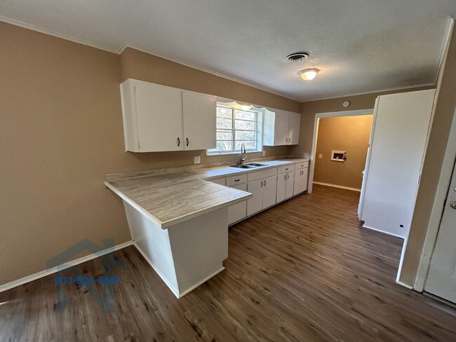 Foto del edificio - 921 Mockingbird Ln