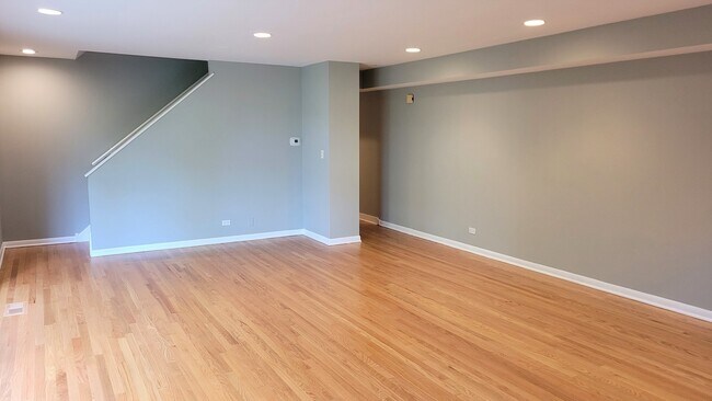 Building Photo - 436 Elm Pl