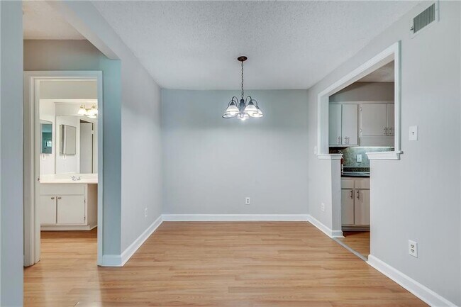 Foto del edificio - 1516 Wingate Way