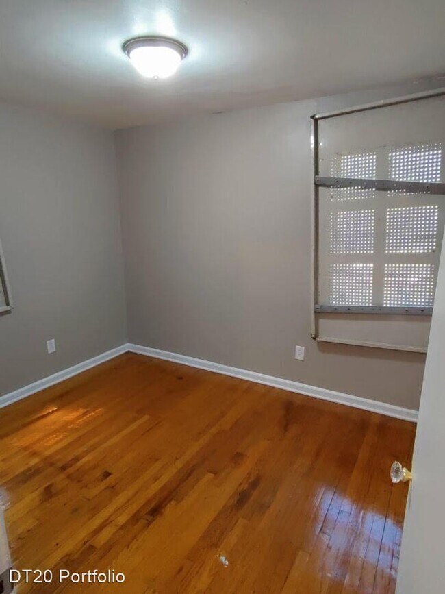 Building Photo - 3 br, 1 bath House - 14435 Rossini Dr