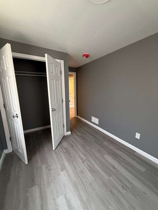 Foto del edificio - 547 Eastlawn Ave