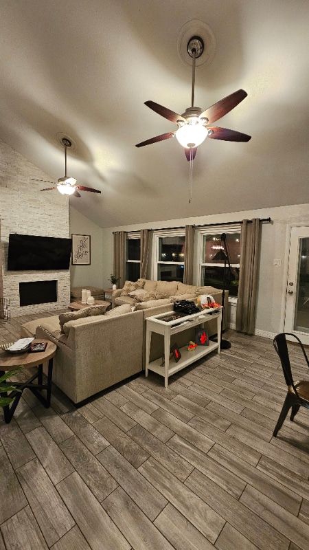 Photo - 1605 N Hollow Dr House