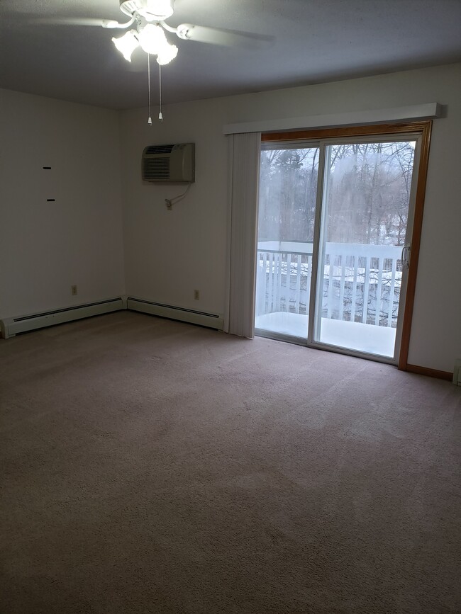 Building Photo - 12872 Raymond Dr
