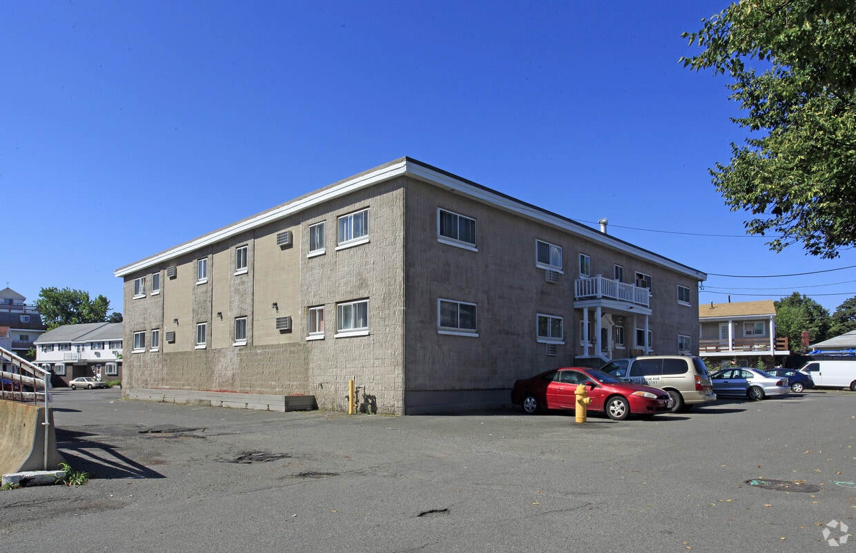 Primary Photo - 23-29 Roughan St