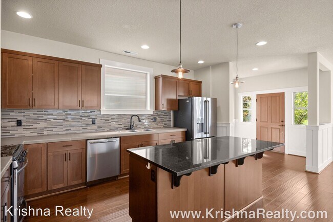 Foto del edificio - 4 br, 2.5 bath House - 14691 NW Orchid Street