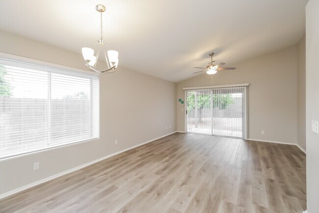 Foto del edificio - 2522 E Camino St