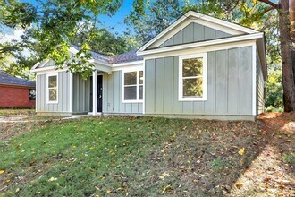 Building Photo - 3281 Madewell St