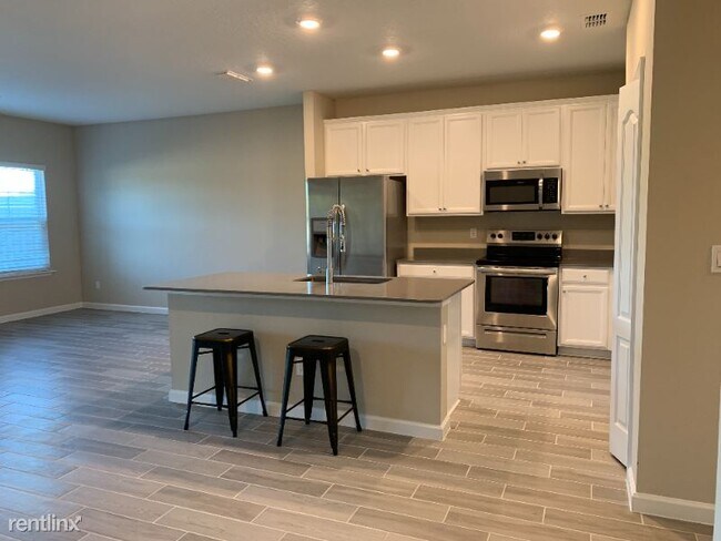 Foto del edificio - 3 br, 2.5 bath Townhome - 124 Appleton Court