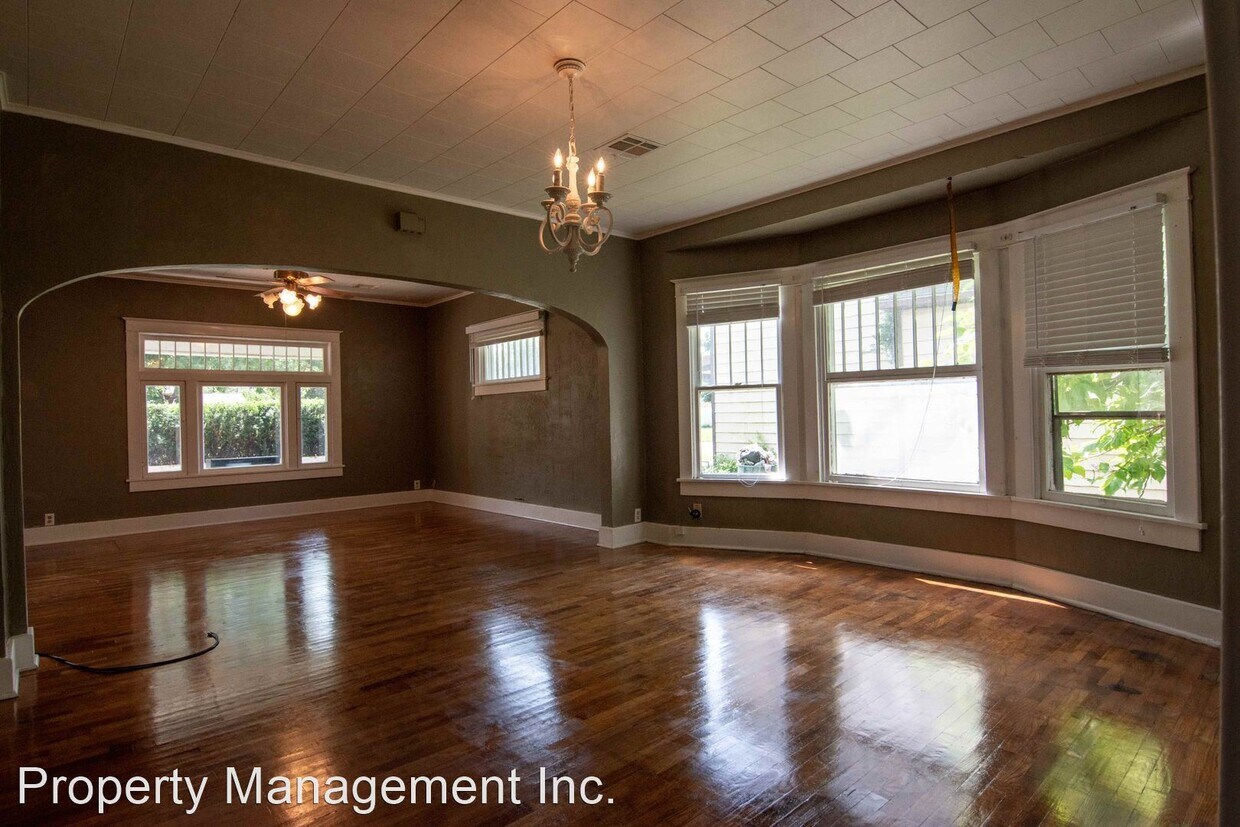 4 br, 1 bath House 112 N Elm House Rental in Coffeyville, KS