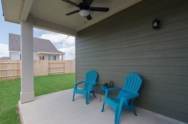 Foto del edificio - 6056 Urbano Bnd