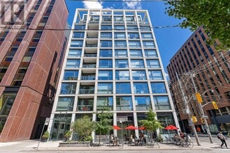 Building Photo - 39 Brant St