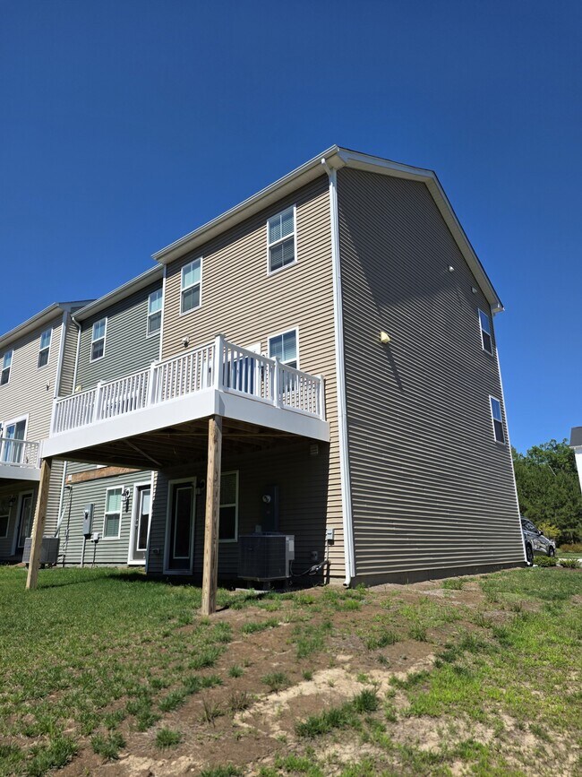Foto del edificio - 5870 Ginger Dr
