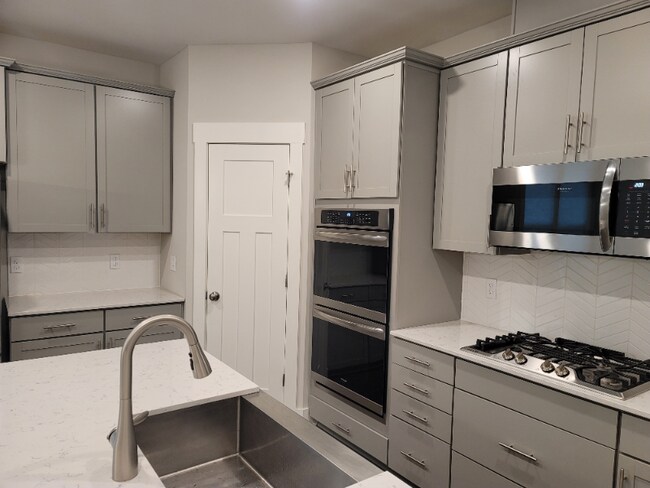 Foto del edificio - 1594 Drakes Creek Rd