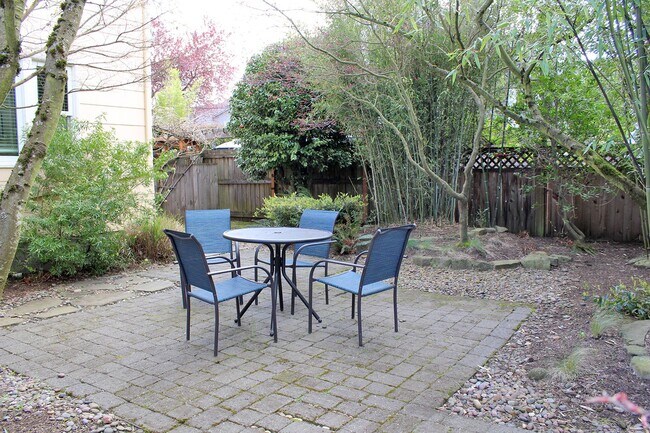 Building Photo - stevma02