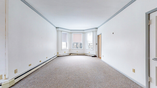 Foto del edificio - 4519 N Artesian Ave