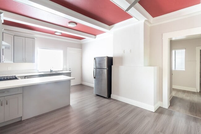 Foto del edificio - 338 E 7th St