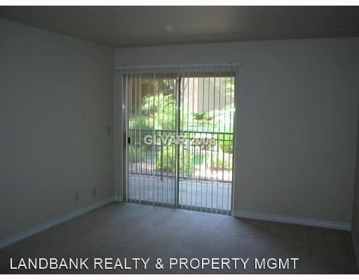 Foto del edificio - 4954 River Glen Dr