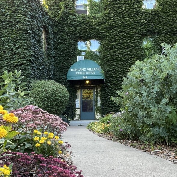 Highland Village Apartments