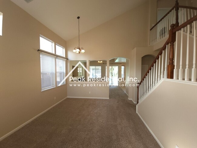 Building Photo - Wonderful 4bd/2.5ba Elk Grove Home With Pool!