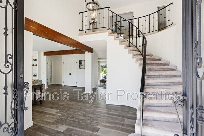Foto del edificio - 29059 Meadow Glen Way W