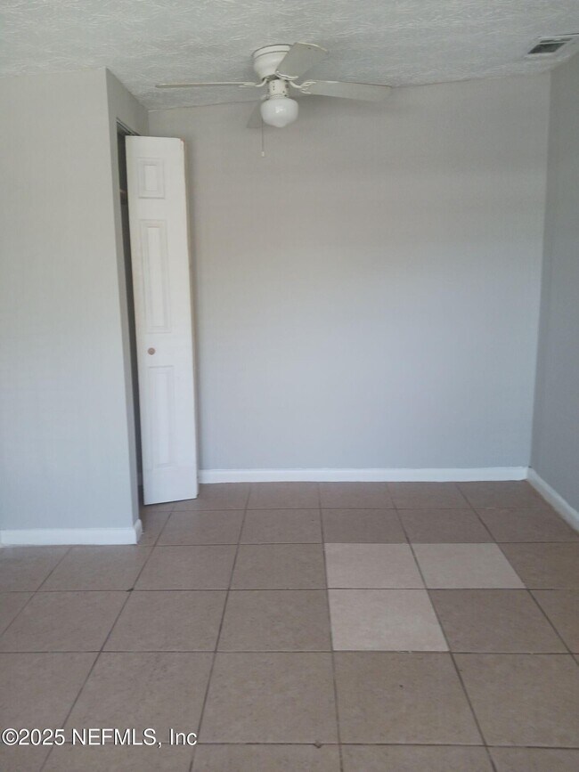 Foto del edificio - 2168 W 14th St