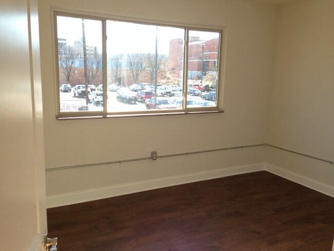 Foto del edificio - 422 Shrewsbury St