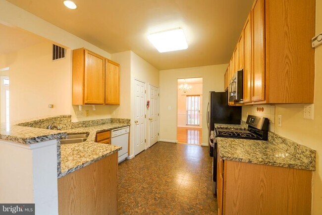 Foto del edificio - 303 Highland Ridge Ave