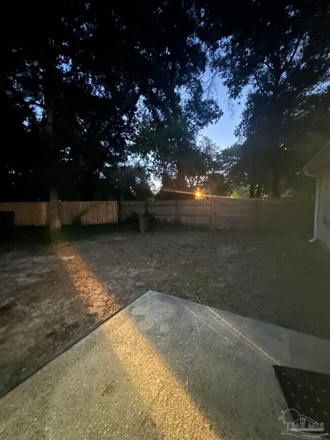 Foto del edificio - 808 Wickwood Cir