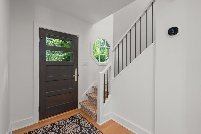 Building Photo - 3 Bed 3.5 Bath - North Cleveland Park Dutc...