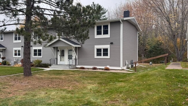 Foto del edificio - 707 Bong Blvd