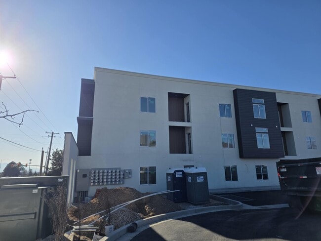 Building Photo - H Lofts