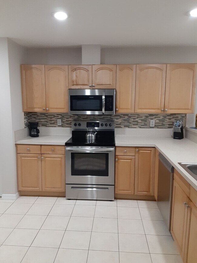 Foto del edificio - Stunning Short Term Rental!