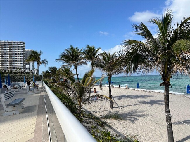 Foto del edificio - 2030 S Ocean Dr
