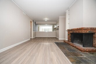 Building Photo - 2585 Marilee Ln