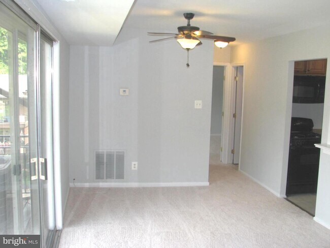 Building Photo - 10169 Fair Wds Dr