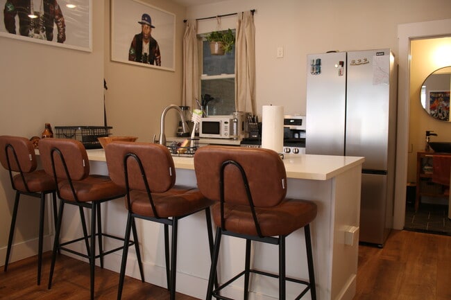 Building Photo - 103 Renwick St