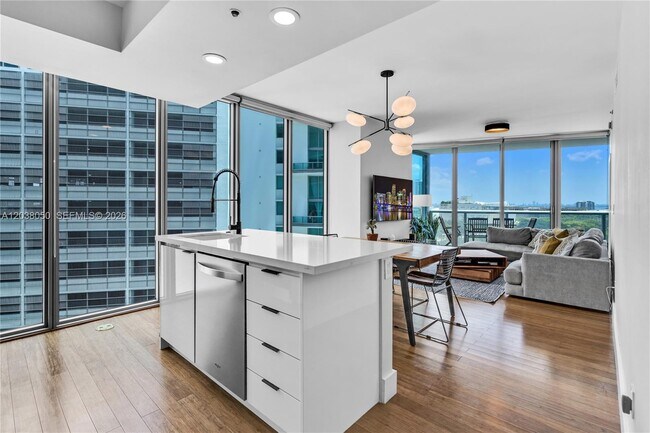 Building Photo - 888 Biscayne Blvd