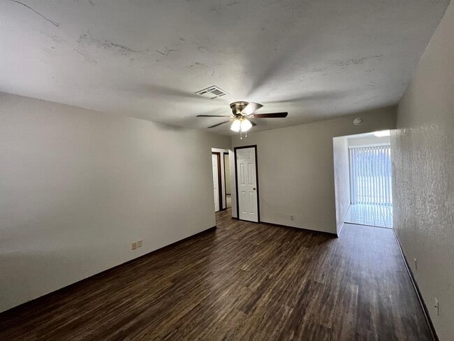 Foto del edificio - 752 W Forest Dr
