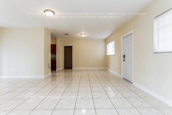 Building Photo - 330 NW 196th St