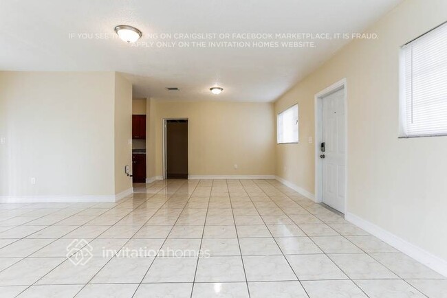 Foto del edificio - 330 NW 196th St