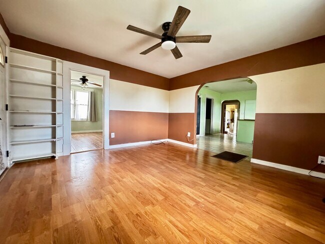 Building Photo - Located in the heart of Buffalo, OK!