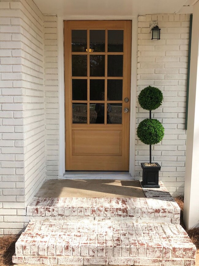Building Photo - Renovated Farmhouse Inspired Brick Ranch