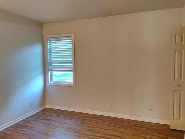 Building Photo - 106 Horizon River Dr