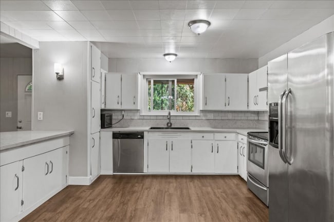 Foto del edificio - 5401 Shangrala Ln