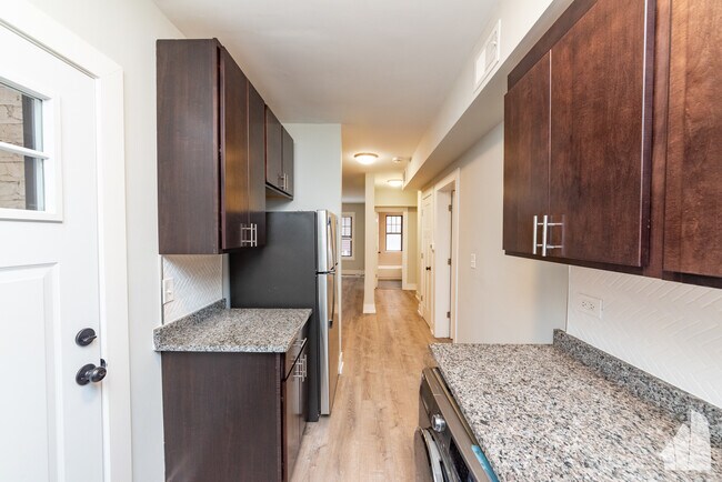 Building Photo - 1128 Maple