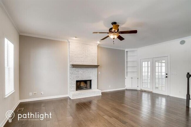 Building Photo - 2984 Iroquois Dr