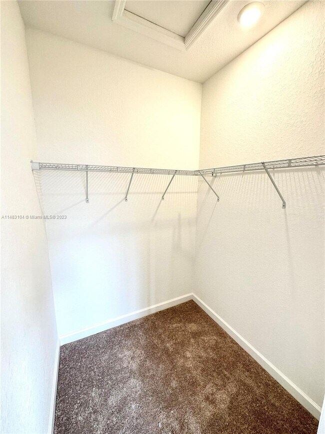 Building Photo - 255 SW 159th Pl