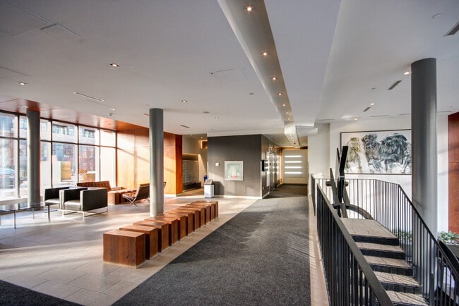 Photo du bâtiment - 15-915 Brunel Ct