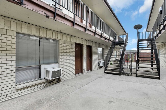 Foto del edificio - Make this charming studio your new home